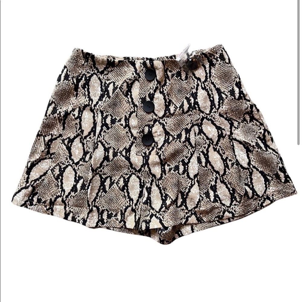 SNAKE PRINT HOT SHORTS